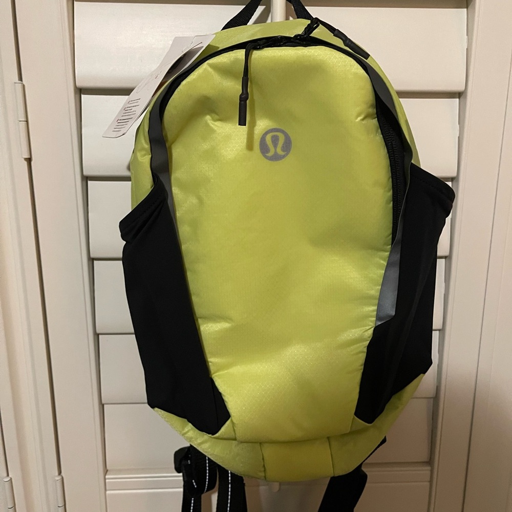 NWT lululemon fast and free backpack